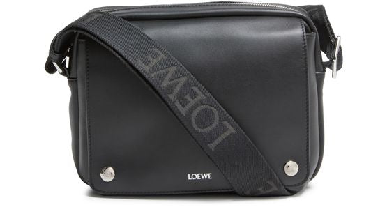 LOEWE Messenger Bag XS Pebble aus glattem Kalbsleder