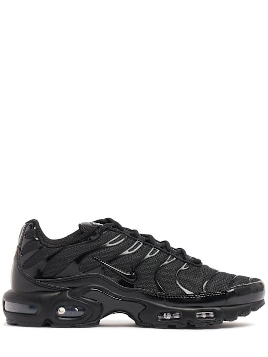 NIKE Air Max Plus